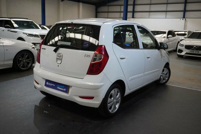 Hyundai I10 Active Hatchback ERZ7500 White #4