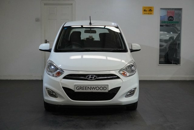 Hyundai I10 Active Hatchback ERZ7500 White #2