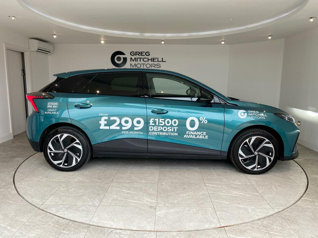 MG MG4 170Kw Premium Long Range 64Kwh CVZ5165 Green #4