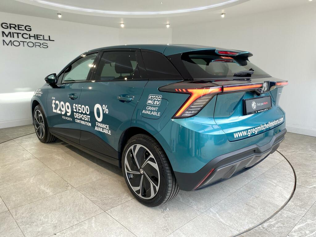 MG MG4 170Kw Premium Long Range 64Kwh CVZ5165 Green #5