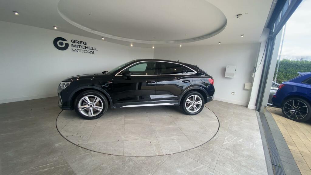 Audi Q3 45 Tfsi E S Line S Tronic Black #4