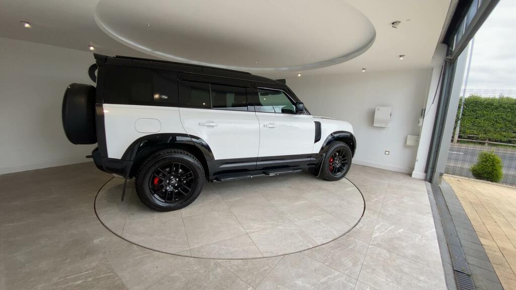 Land Rover Defender 110 3.0 D300 X-dynamic S 110 ML72TMU White #5