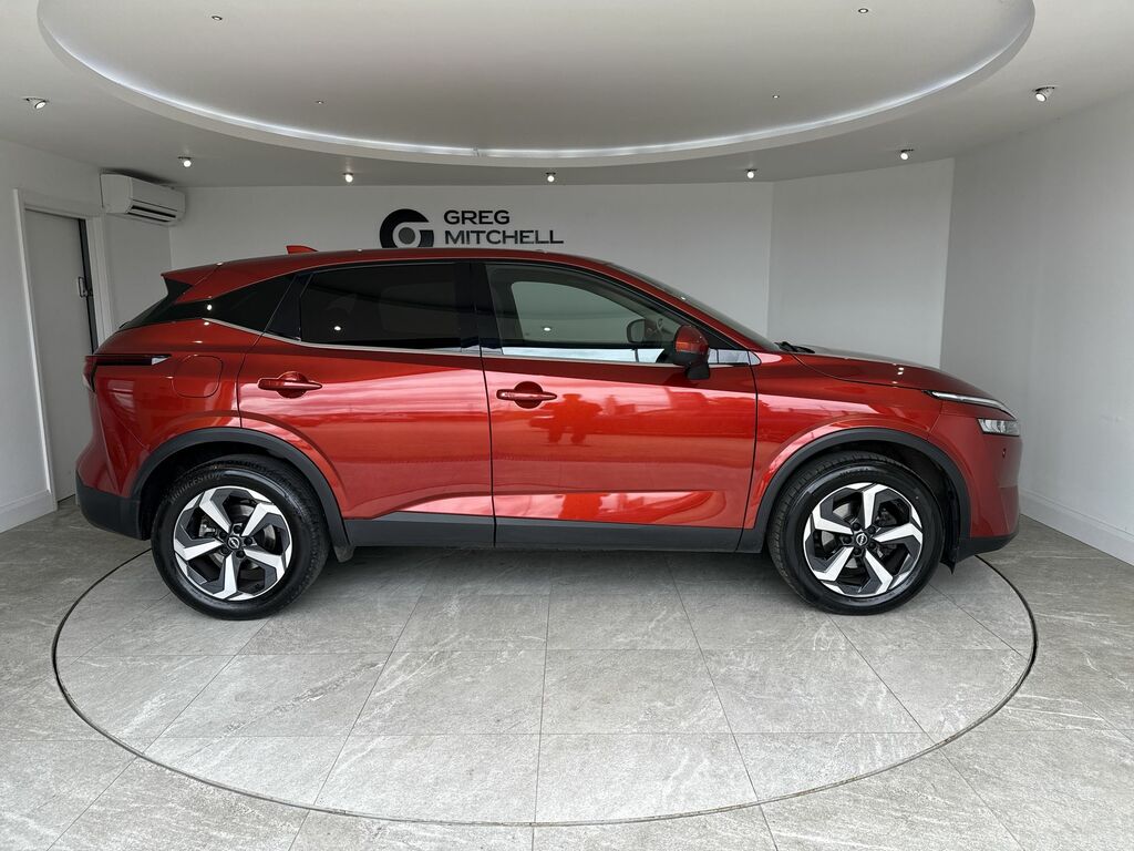Nissan Qashqai 1.3 Dig-t Mh N-connecta URZ1421 Red #4
