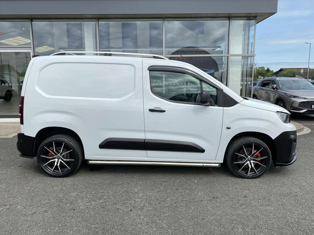 Peugeot Partner Standard 1000 1.5 Bluehdi 100 Professional Premium FP23VDC White #4