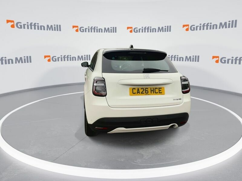 Fiat 600 1.2 Mhev Suv Hybrid E-dct Euro 6 Ss CA26HCE White #5