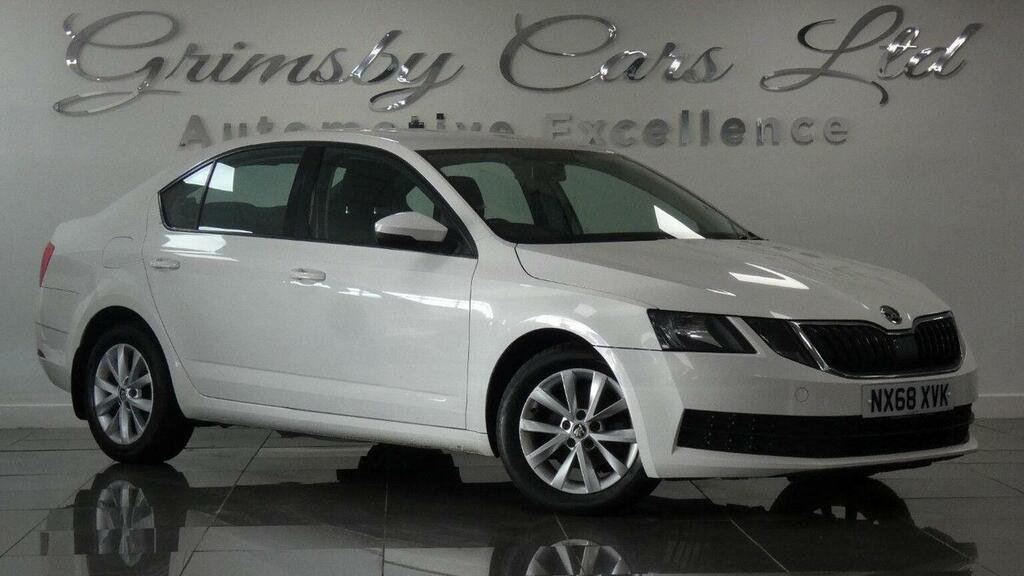 Skoda Octavia Hatchback 1.6 Tdi Scr S Dsg Euro 6 Ss 2018 White