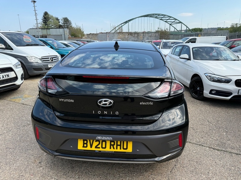 Hyundai Ioniq Premium Black #6