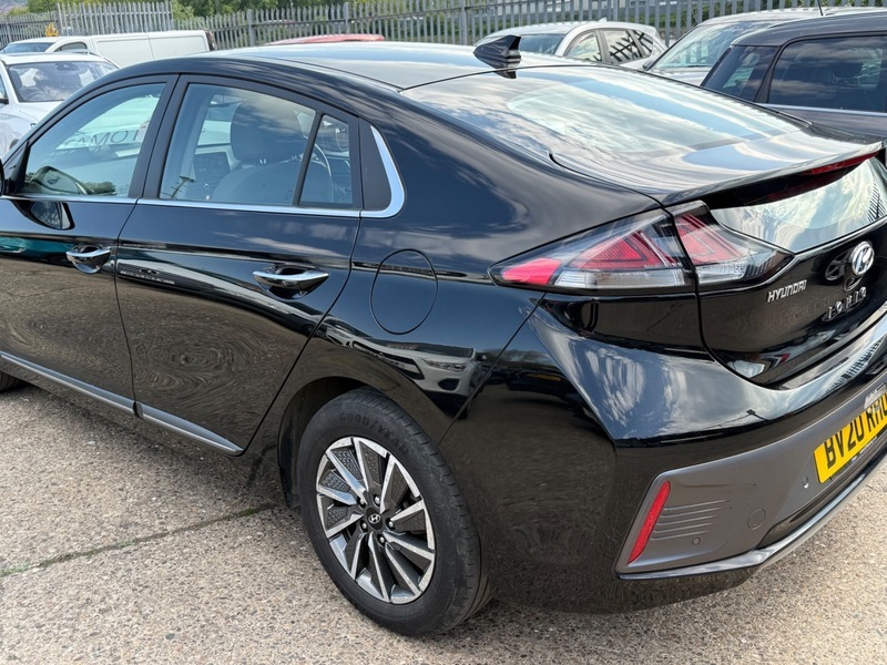 Hyundai Ioniq Premium Black #5