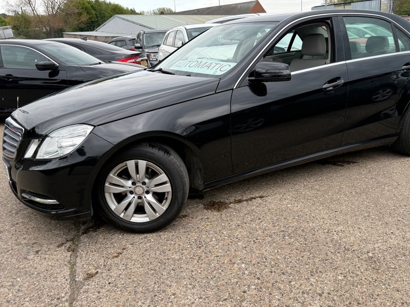 Mercedes-Benz E Class E220 Cdi Blueefficiency S KN13MRU Black #4