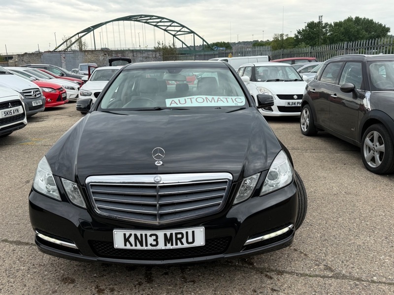 Mercedes-Benz E Class E220 Cdi Blueefficiency S KN13MRU Black #2