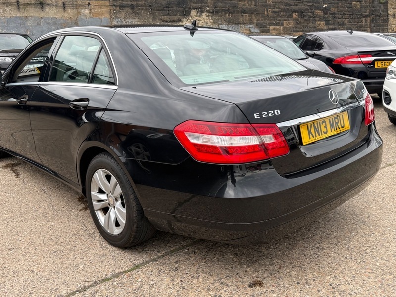 Mercedes-Benz E Class E220 Cdi Blueefficiency S KN13MRU Black #6
