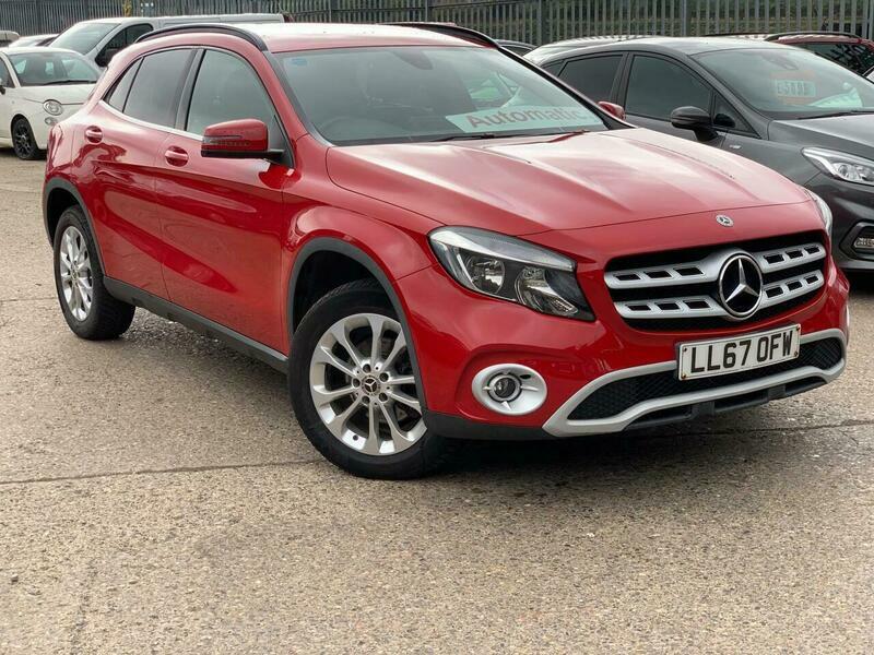 Mercedes-Benz GLA Class 2.1 Gla200d Se 7G-dct Red