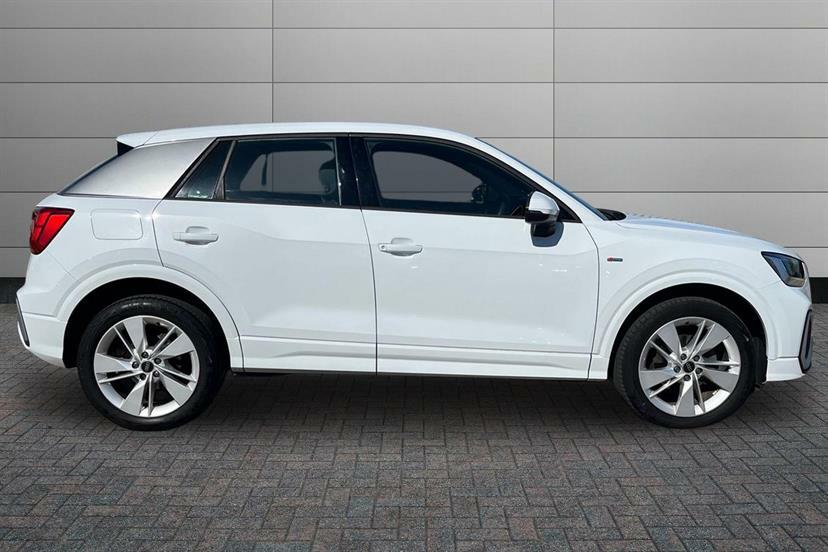 Audi Q2 35 Tfsi S Line S Tronic Cs BD23FXL White #4