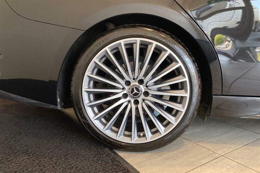 Mercedes-Benz C Class C220d Amg Line Premium 9G-tronic Black #4