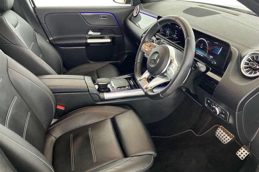 Mercedes-Benz GLA Class 35 4Matic Premium Black #5