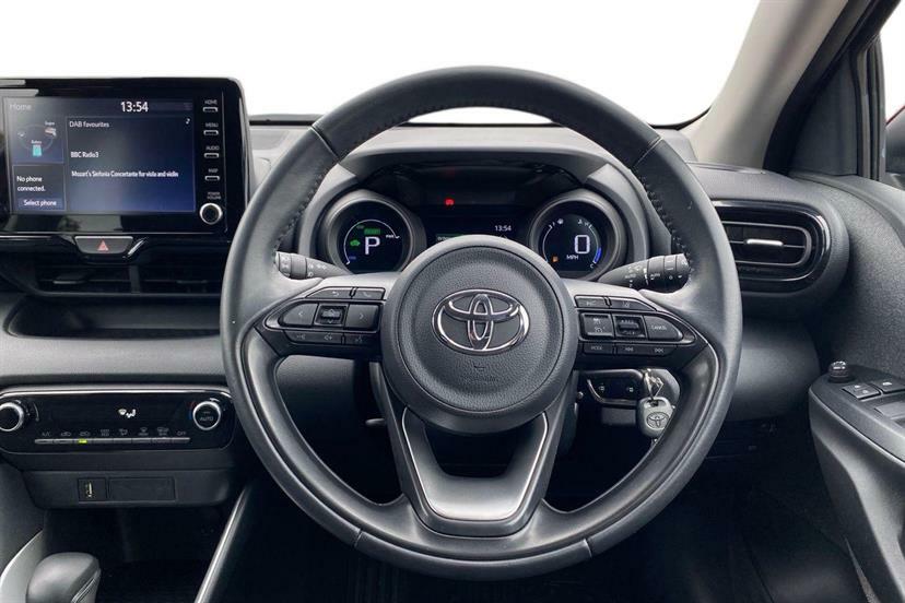 Toyota Yaris 1.5 Hybrid Design Cvt MK73WWX #6