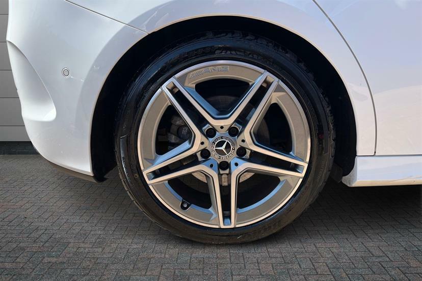 Mercedes-Benz B Class B200 Amg Line Executive White #4