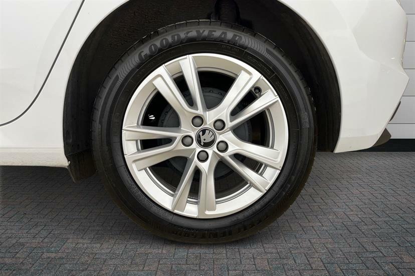 Skoda Fabia 1.0 Tsi 116 Se L Edition Dsg KS25ZRR White #5