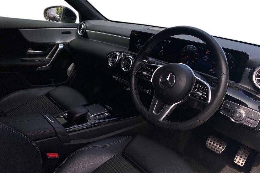 Mercedes-Benz A Class A180 Amg Line Premium KN23YFG White #5