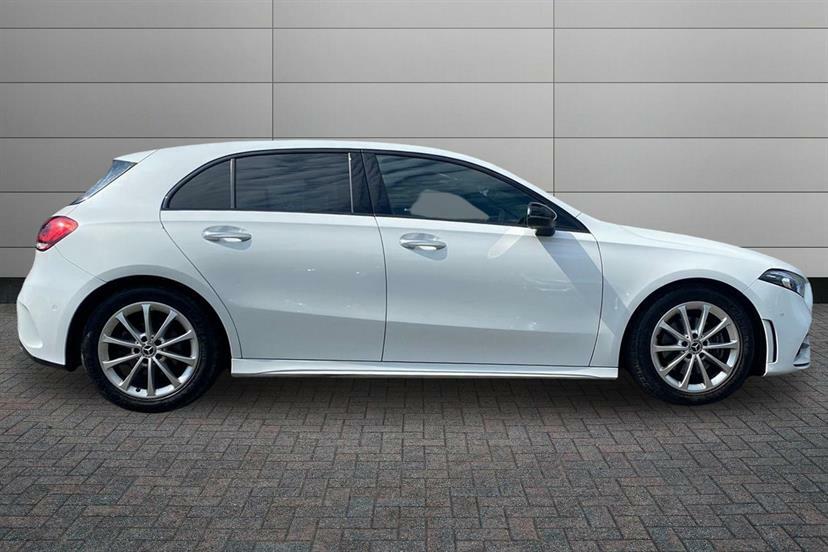 Mercedes-Benz A Class A180 Amg Line Premium KN23YFG White #3
