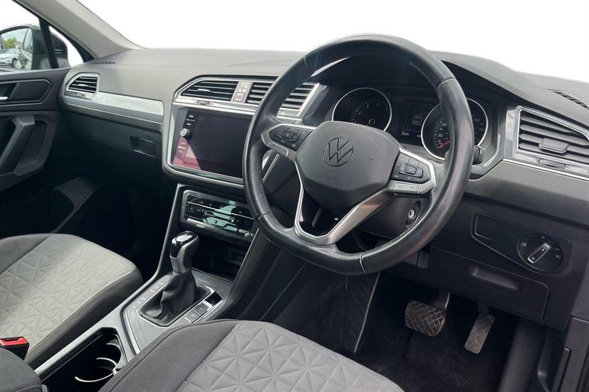 Volkswagen Tiguan 1.5 Tsi 150 Life Dsg DF71HHG Black #6