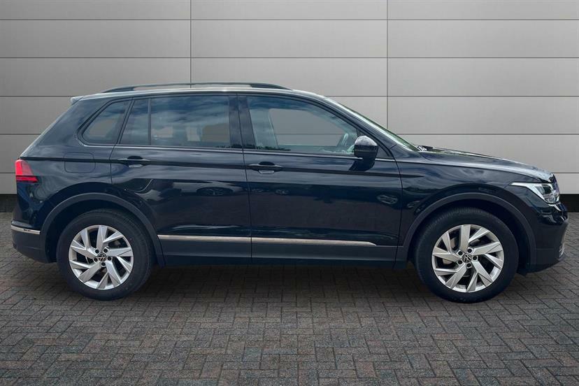 Volkswagen Tiguan 1.5 Tsi 150 Life Dsg DF71HHG Black #4