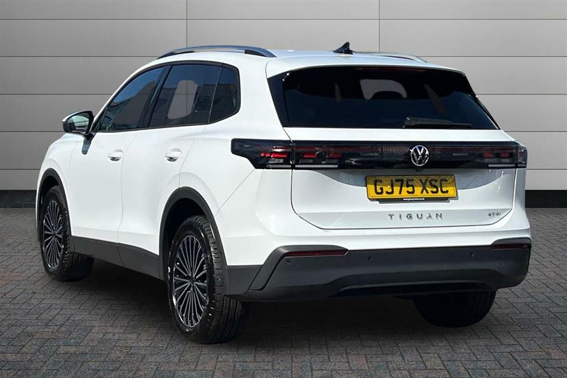Volkswagen Tiguan 1.5 Etsi 150 Match Dsg GJ75XSC White #3