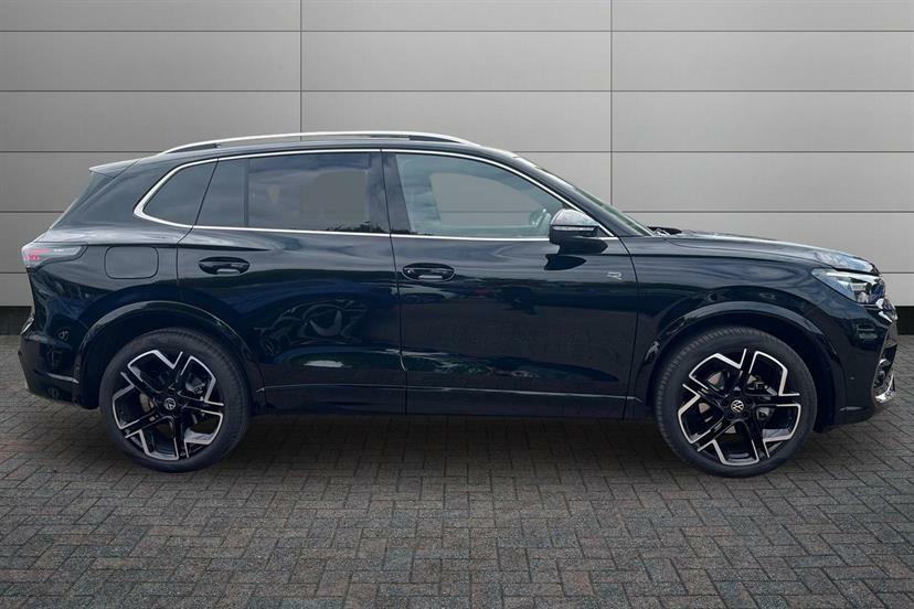 Volkswagen Tiguan 1.5 Etsi 150 R-line Dsg MV26FMF Black #4