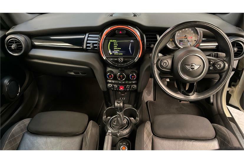 Mini Convertible 1.5 Cooper YK67FVG White #4