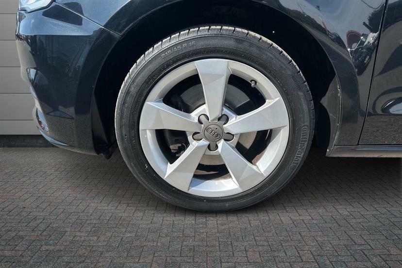 Audi A1 1.4 Tfsi Sport S Tronic Black #5