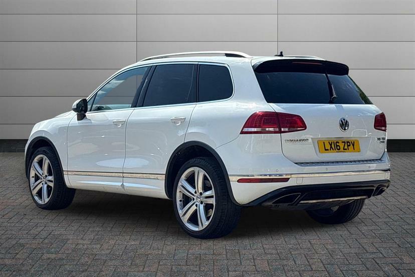 Volkswagen Touareg 3.0 V6 Tdi Bluemotion Tech 262 R-line Tip LX16ZPY White #3