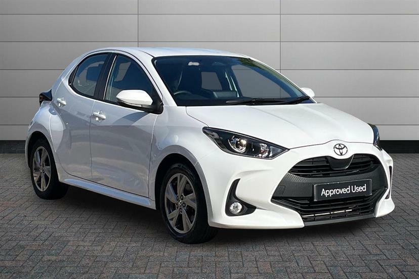 Toyota Yaris 1.5 Hybrid Icon Cvt White