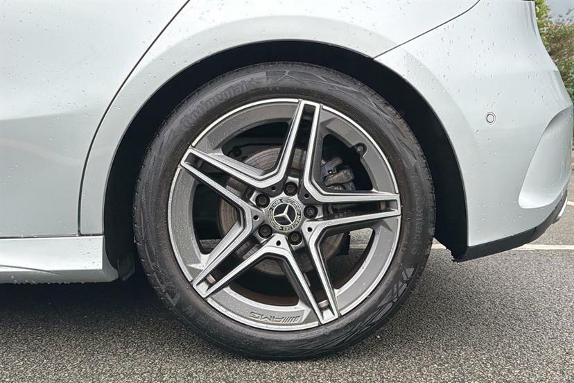 Mercedes-Benz A Class A200 Amg Line Executive DE70RWY Silver #4