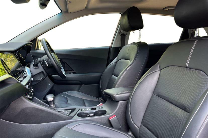 Kia Niro 1.6 Gdi Hybrid 4 Dct EU22CWZ Red #2