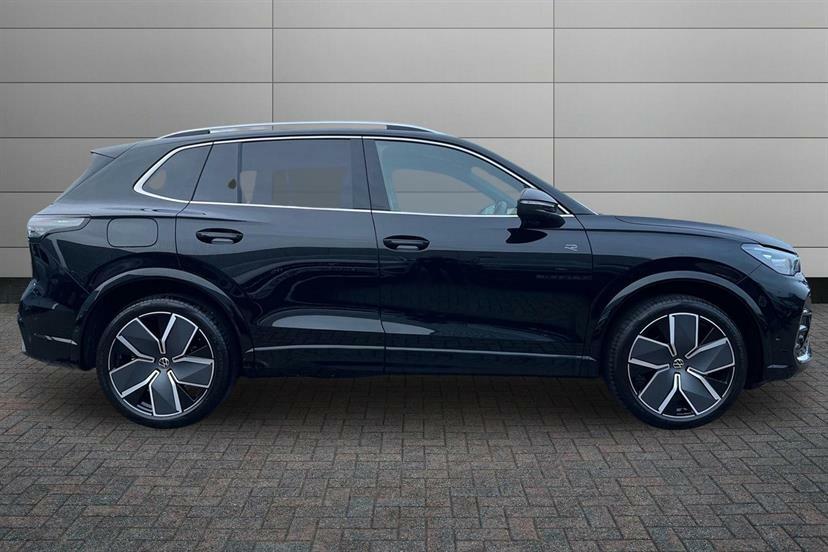 Volkswagen Tiguan 1.5 Etsi 150 R-line Dsg EF75PBU Black #4
