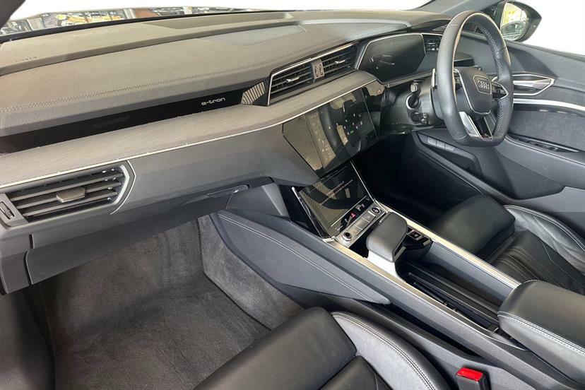 Audi Q8 e tron 300Kw 55 Quattro 114Kwh Black Edition BJ73ZYC Black #2
