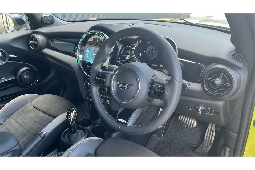 Mini Convertible 1.5 Cooper Sport GY72XZN Yellow #6