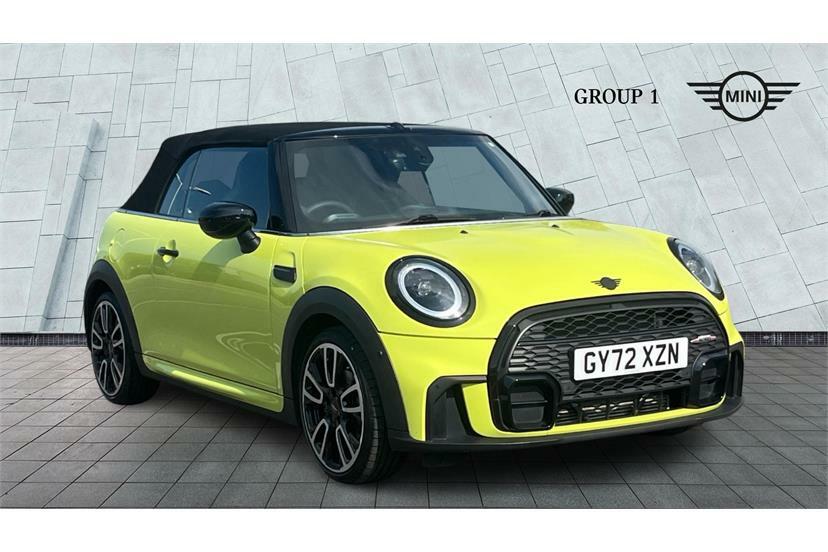 Mini Convertible 1.5 Cooper Sport Yellow
