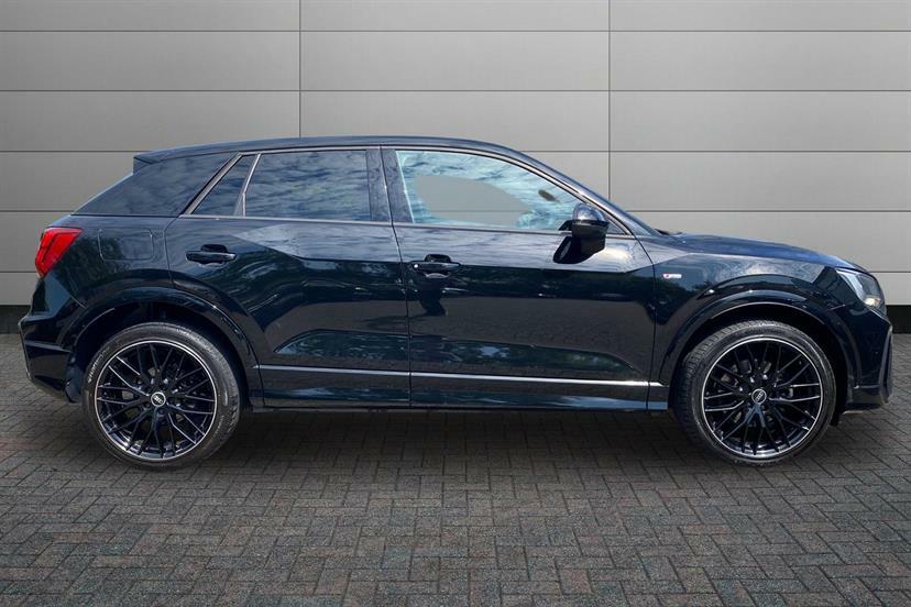 Audi Q2 35 Tfsi Black Edition S Tronic NH21AYT Black #4