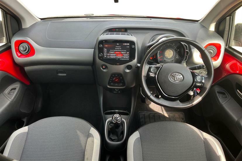 Toyota Aygo 1.0 Vvt-i X-trend Tss BK21ZSZ Red #6