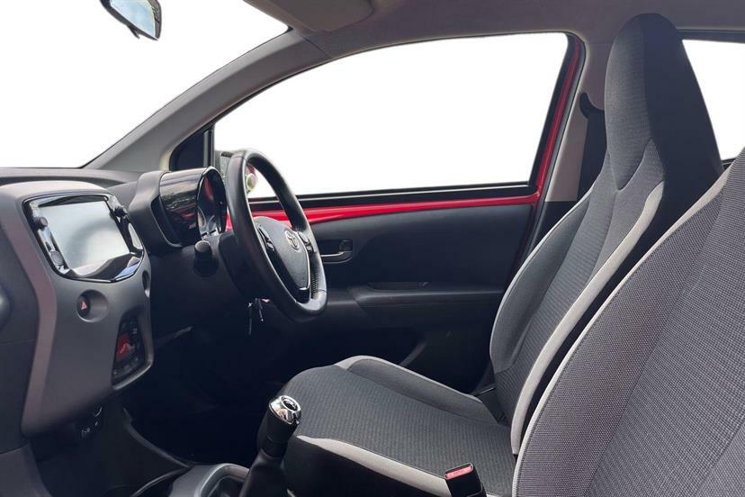 Toyota Aygo 1.0 Vvt-i X-trend Tss BK21ZSZ Red #2