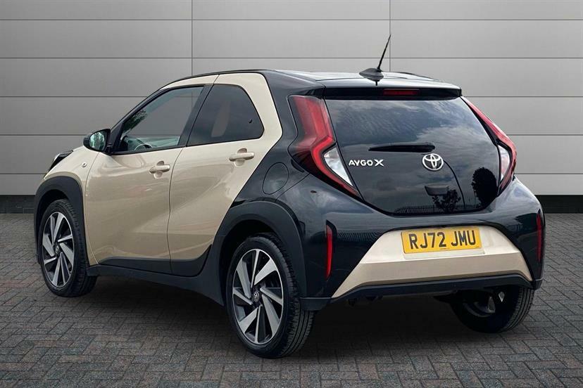 Toyota Aygo X 1.0 Vvt-i Edge RJ72JMU Black #4