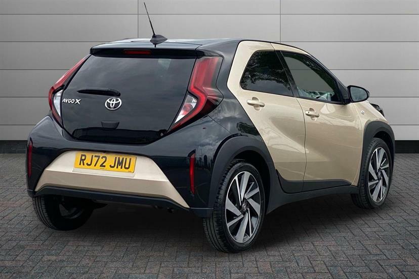 Toyota Aygo X 1.0 Vvt-i Edge RJ72JMU Black #2