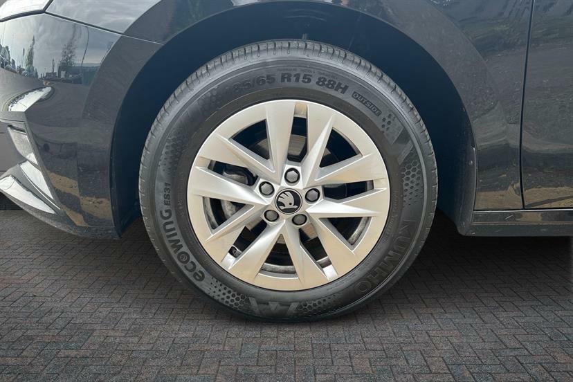 Skoda Fabia 1.0 Tsi Se Edition GL25USY Black #5