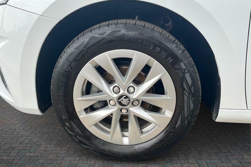 Skoda Fabia 1.0 Tsi Se Edition GL25KBE White #5