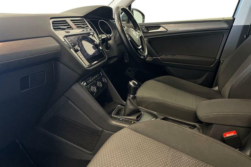 Volkswagen Tiguan Allspace 2.0 Tdi Se Nav LF19GVG Grey #2