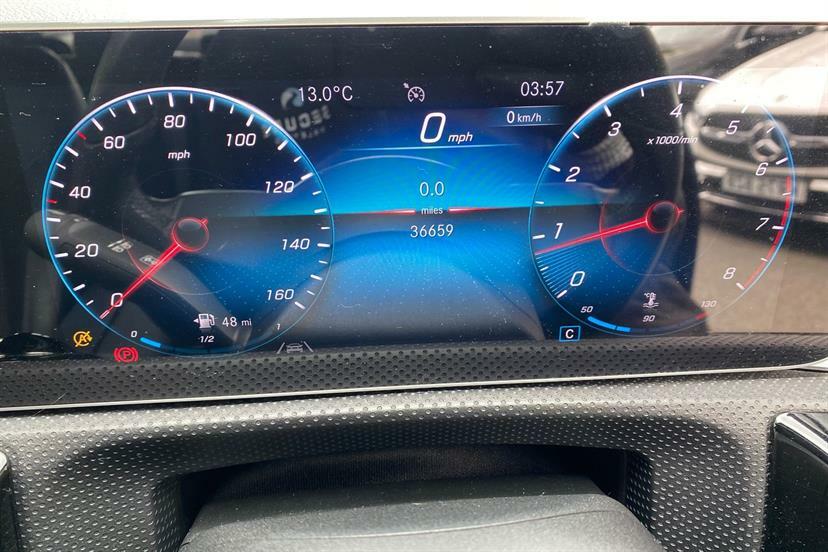 Mercedes-Benz A Class A200 Sport Premium YE69DYH Black #6