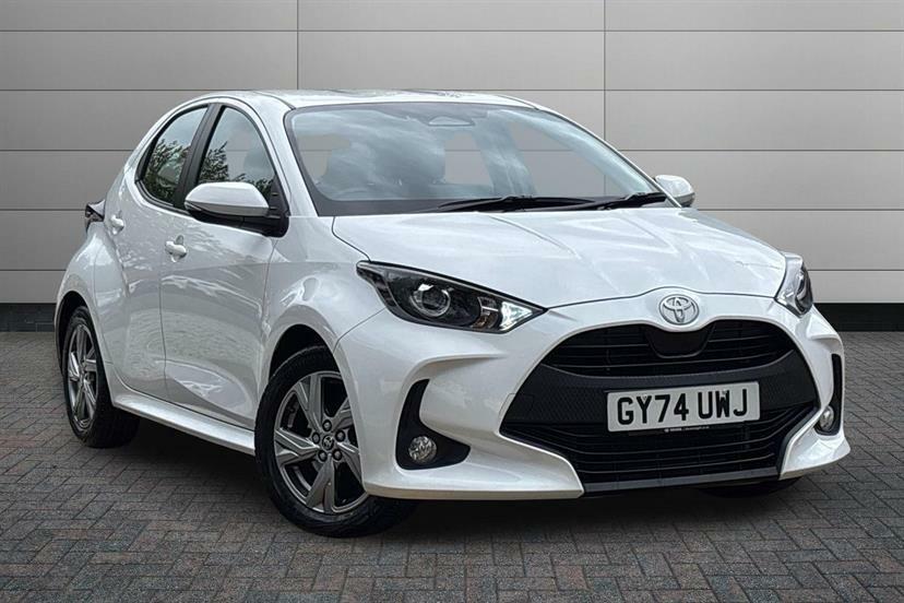 Toyota Yaris 1.5 Hybrid Icon Cvt White