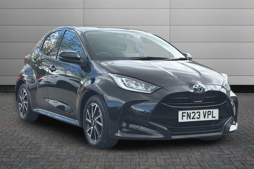 Toyota Yaris 1.5 Hybrid Design Cvt Black