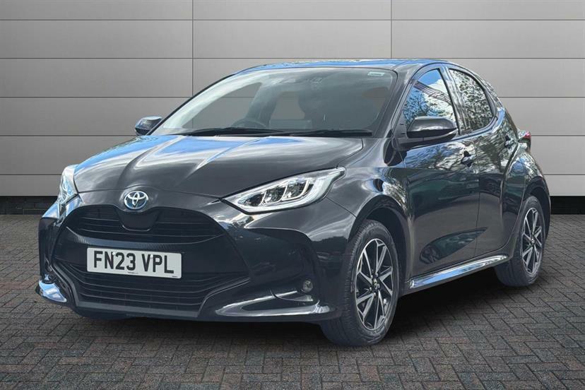 Toyota Yaris 1.5 Hybrid Design Cvt FN23VPL Black #3